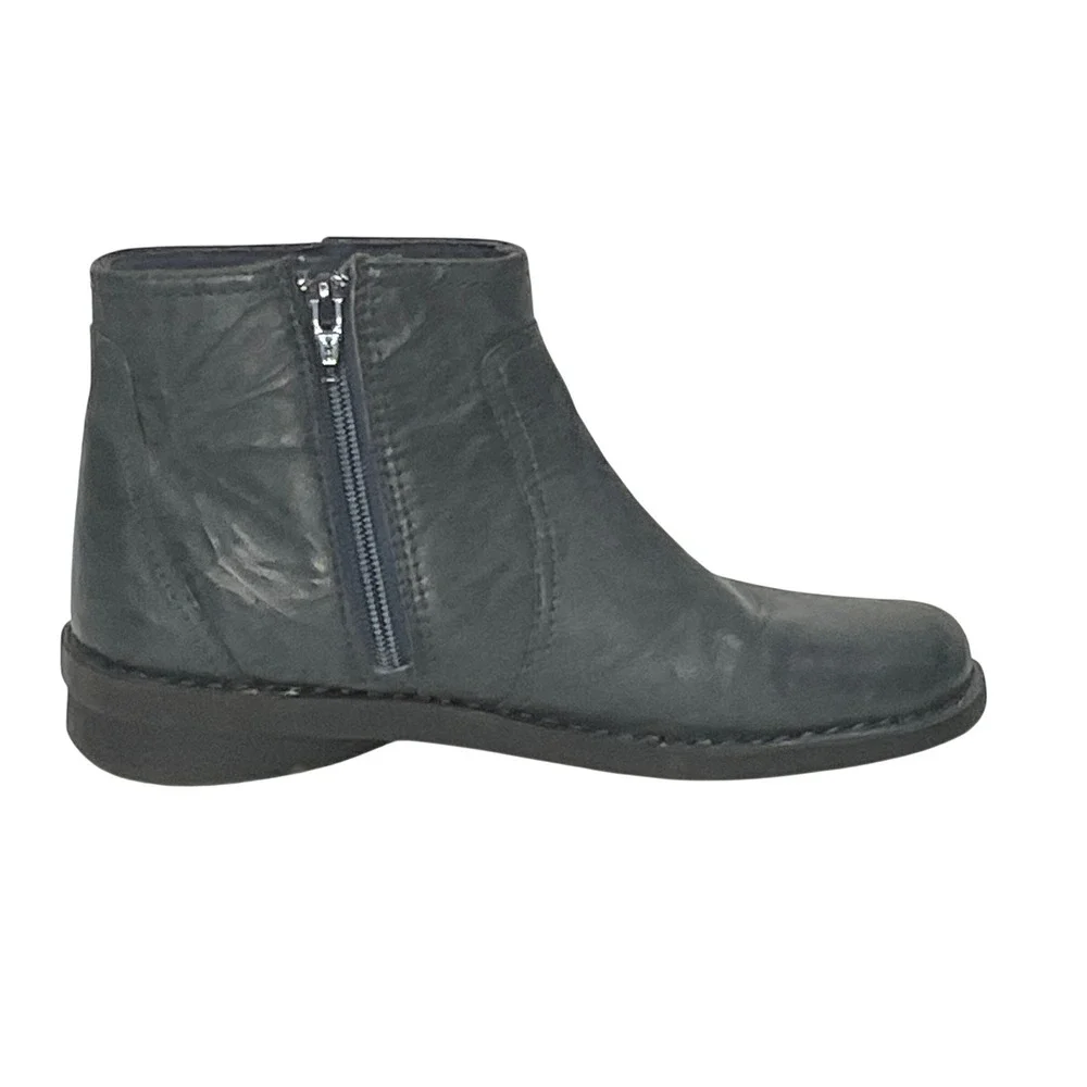 CLARKS Nikki Star Q Womens Ankle Boots Booties Navy Blue Leather Crinkle 68740 6